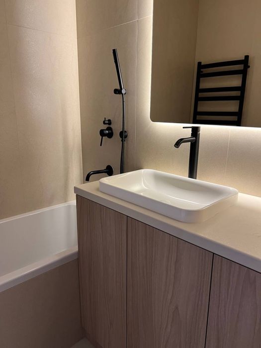 Двокімнатна CREAMY apartment у ЖК Нові метри