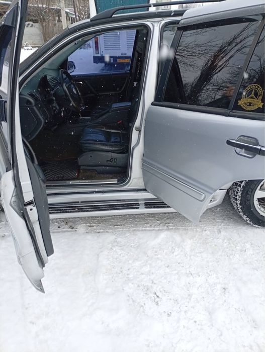 Продам Mercedes-Benz ML500