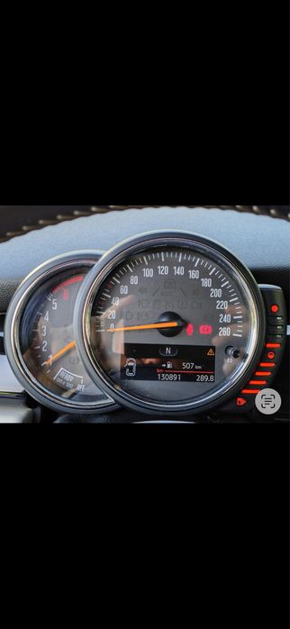 Mini Cooper D 2015 em estado impecável