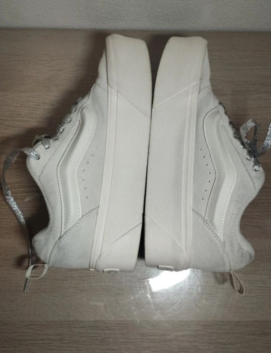 Vans Knu Skool com plataforma