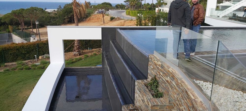 Ladrilhador profissional Reparação de apartamentos, moradias e piscinas.