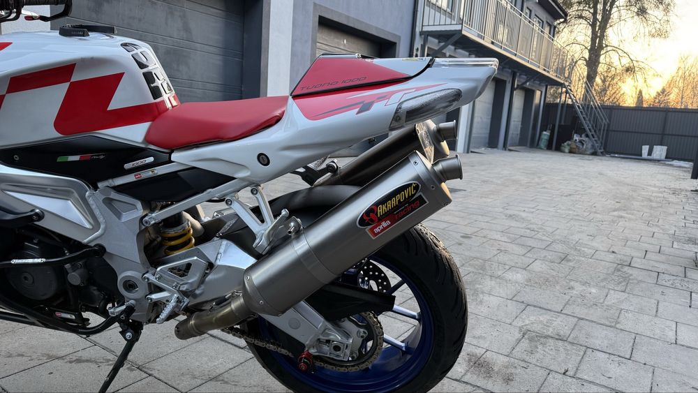 Aprilia Tuono 1000