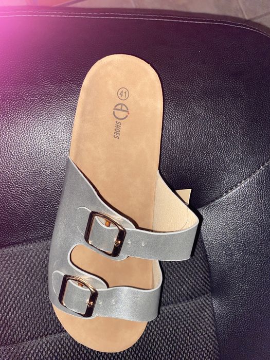 Chinelo novinhos cometiqueta