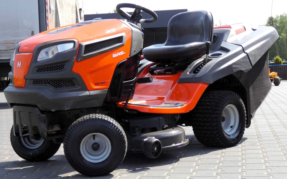 Traktorek kosiarka Husqvarna CTH164T Kawasaki 2 Cylindry (080503.6) - Baras