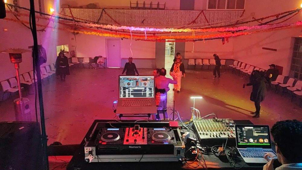 DJ freelancer, animação de eventos.