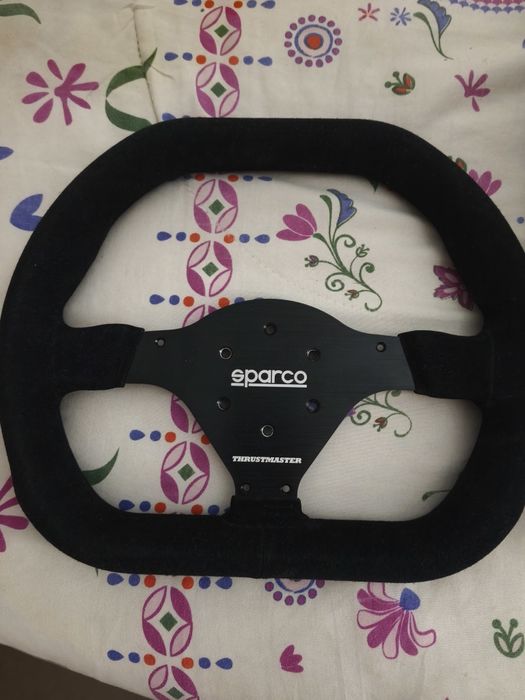 Volante, pedais thrustmaster