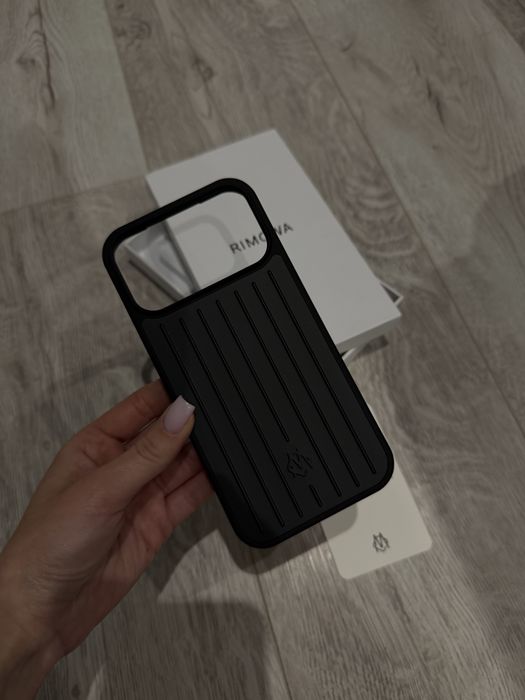 Чохли Rimowa на 17 pro max чорний і сірий,гортай)