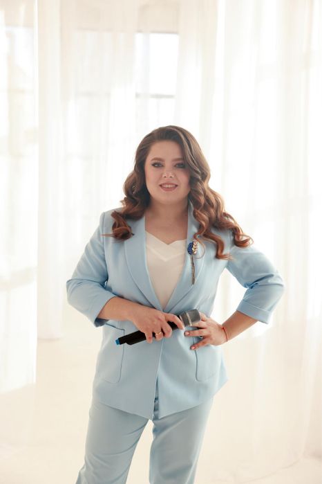 Ведуча, тамада Київ/область на весілля, ювілей, церемонію