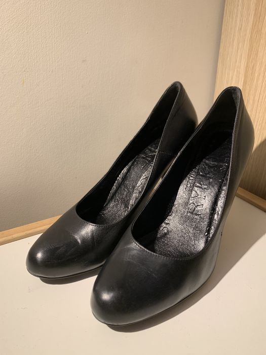 Czarne buty Ryłko na obcasie 40