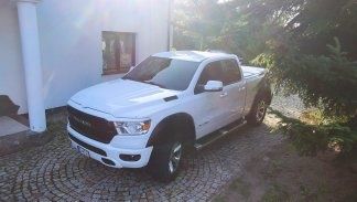 Dodge RAM 1500 HEMI 5,7 4WD-auto 5 generacja V