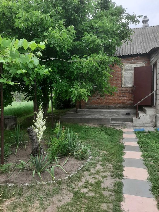 Земельна ділянка з будинком