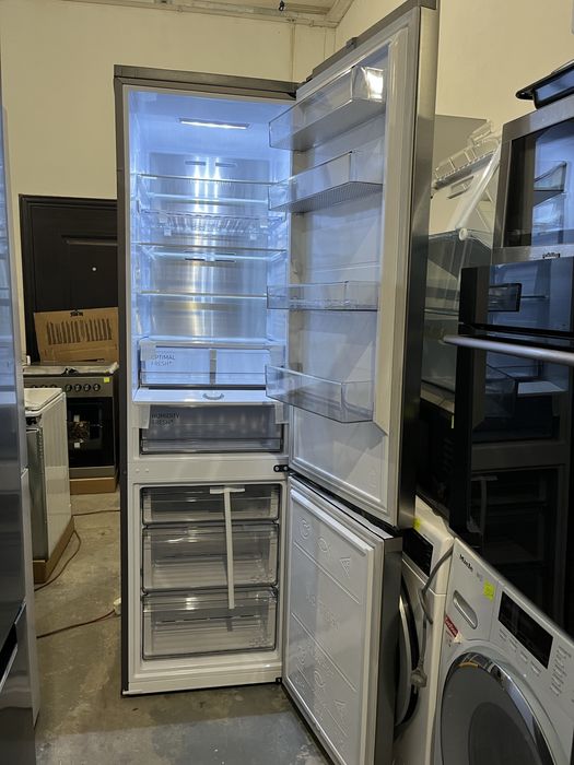 Новий холодильник Samsung RL38C775CS9