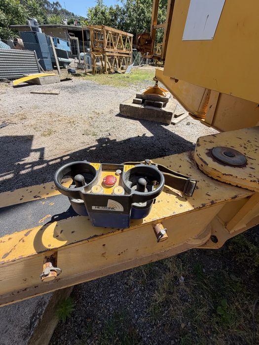 Grua automentante potain hdt70 -45m