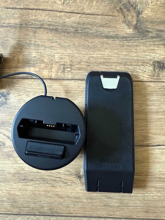 Powerbank BMW do bezprzewodowego ładowania w Cup Folder