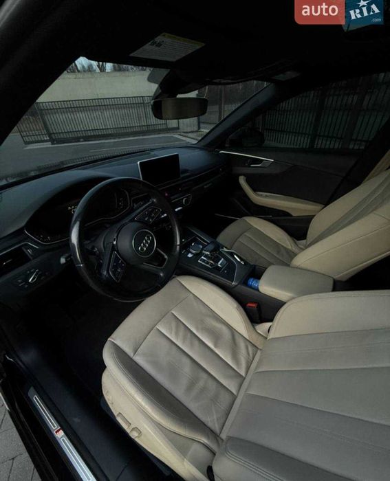 Продам Audi A4 2016