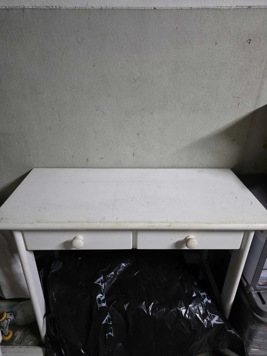 Secretária com 2 gavetas