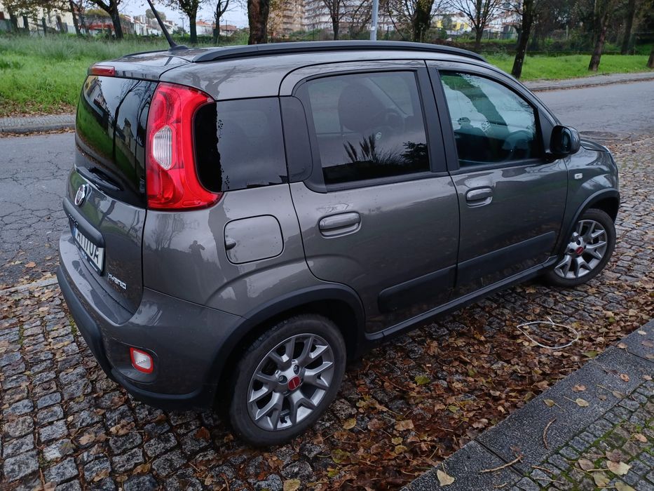 Panda 1.0 Hibrid City Life Semi Novo