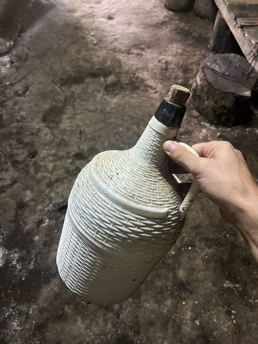 Garrafões de vinho antigos