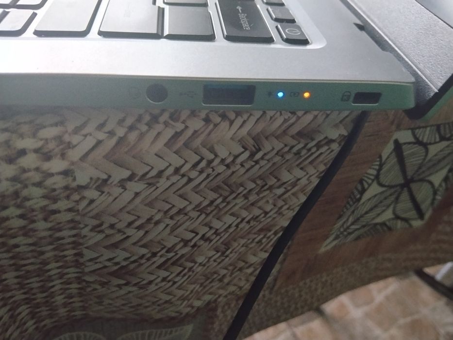 Sprzedam używany laptop Acer