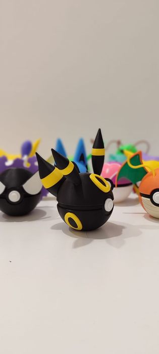 Umbreon pokeball pokemon 3d