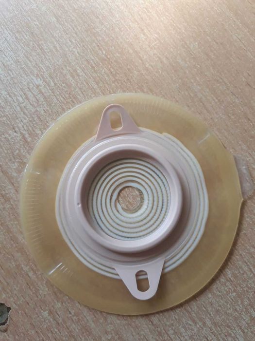 Пластины для двухкомпонентных калоприемников.