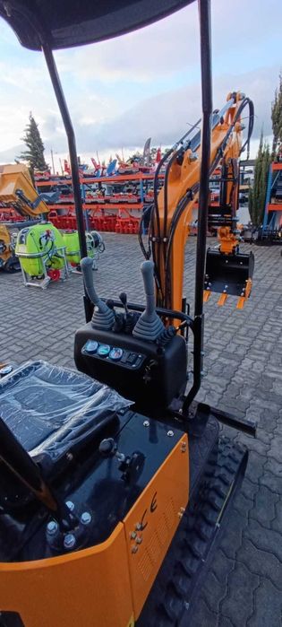 Mini Escavadora Giratória HT12 EXTRAS – 6650€ | ENTREGA GRATUITA