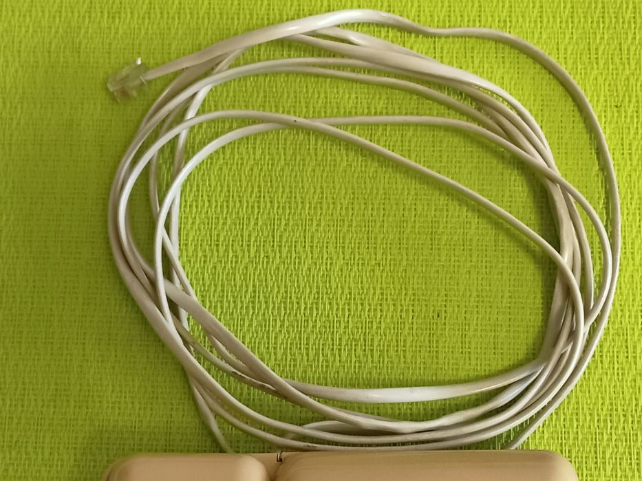 Stary telefon stacjonarny - ELEKTRON