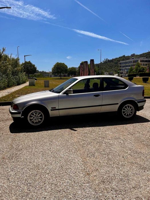 BMW 318TDS compact