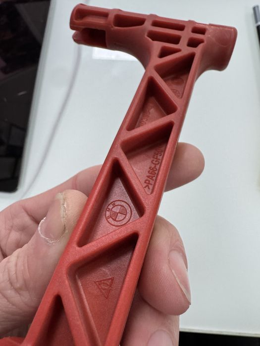 ручка аварійного розблокування АКПП x5/X6 e70/E71