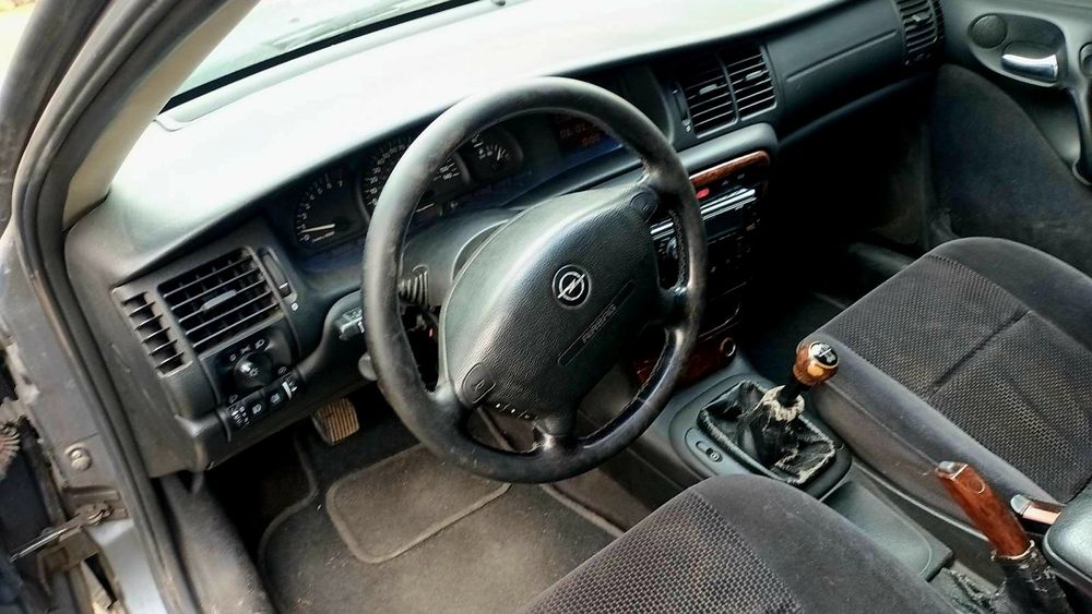 Опель вектра Б на ходу