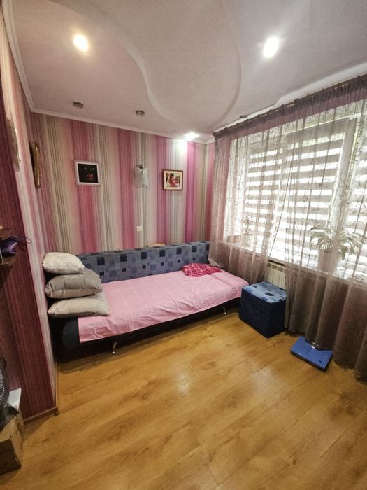 Ціна знижена.Продам 3 кімнатну квартиру в Дергачах по вулиці Садова