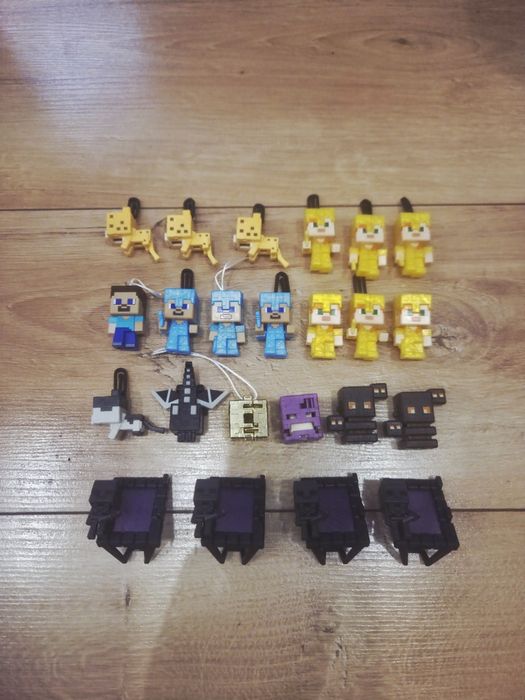 Sprzedam figurki Minecraft Kinder Joy