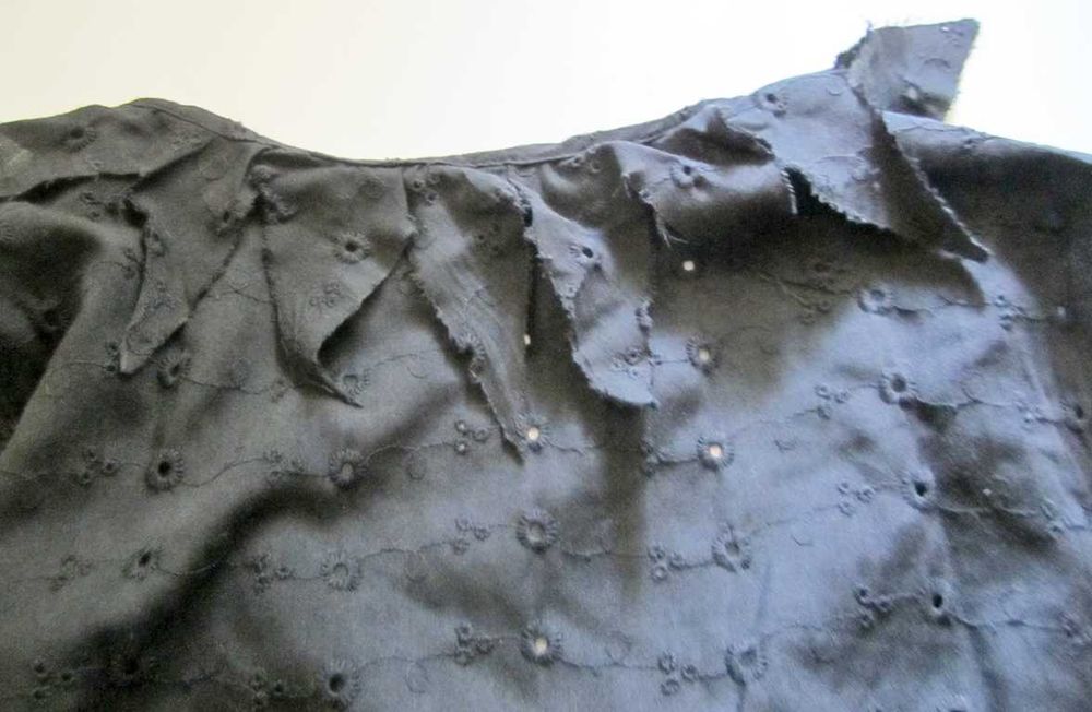 Top de Senhora Bordado Preto, como Novo