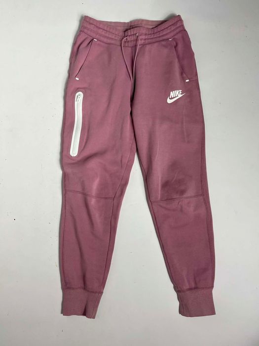 Damskie sportowe dresy Nike