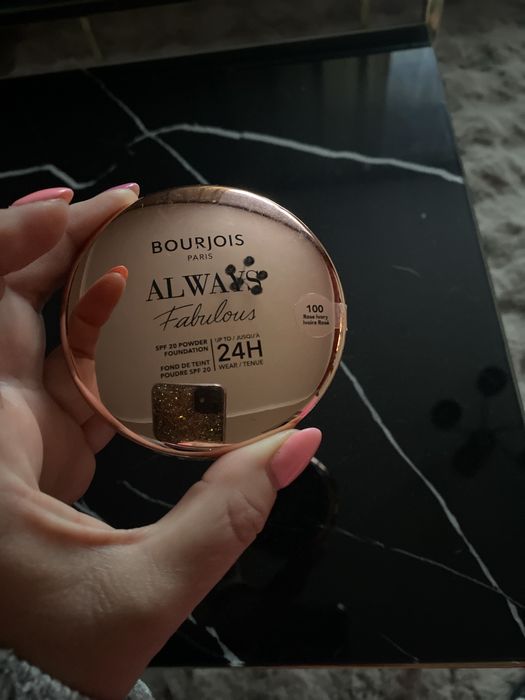 Bourjois Always Fabulous podkład w kompakcie o odcieniu 100 Rose Ivory