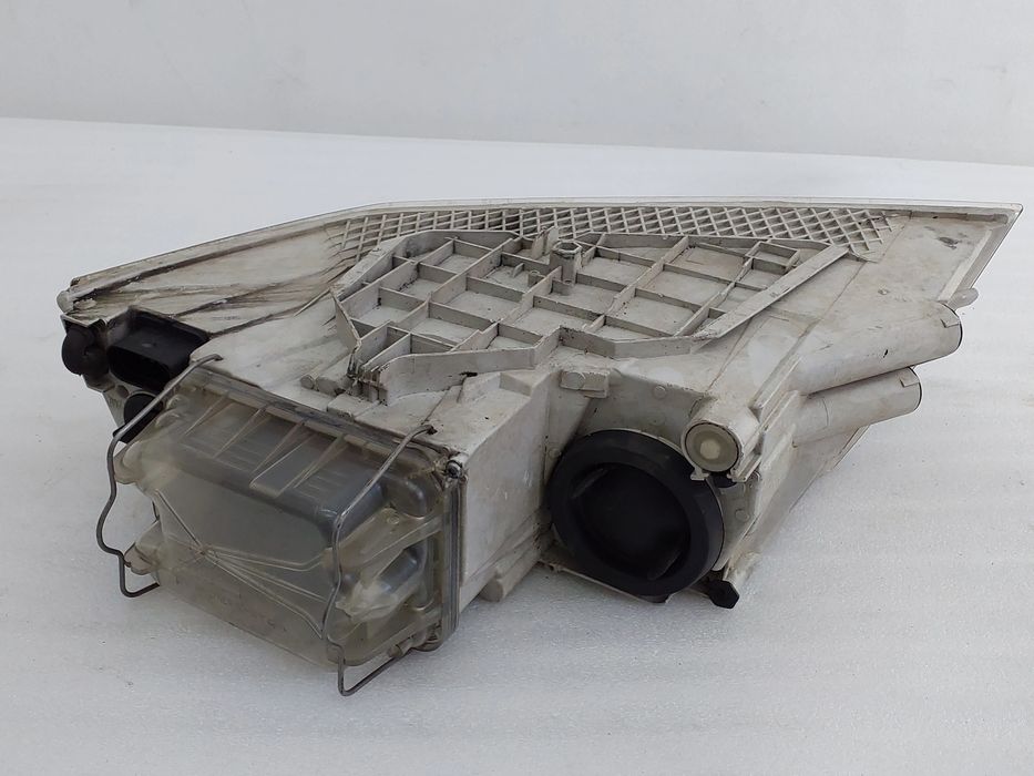 Ótica / farol direita SKODA Octavia II Break (1Z5)