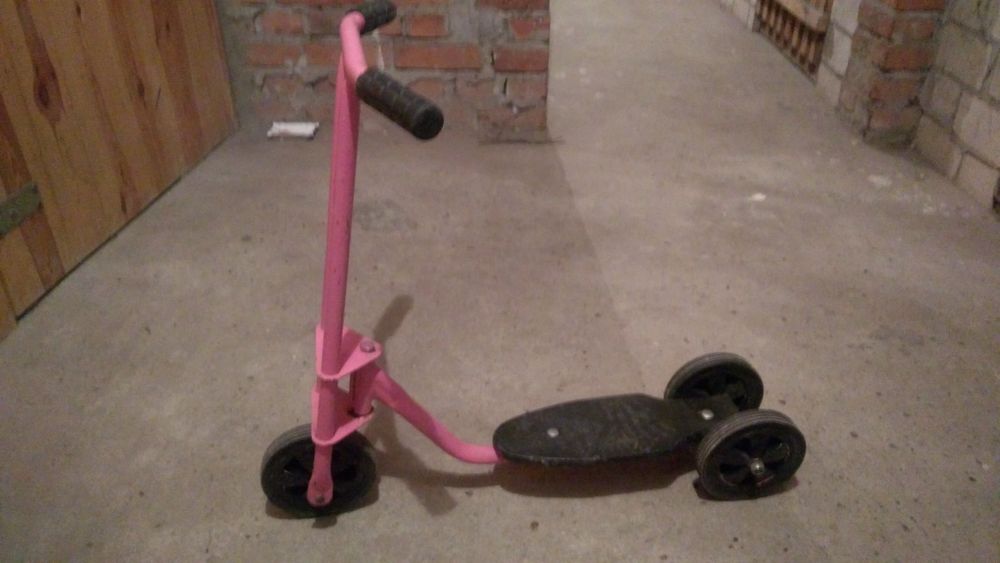 Hulajnoga trójkołowa