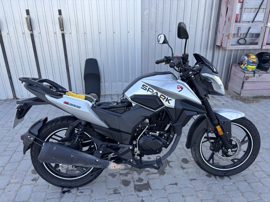 SPARK 200 R-32 док