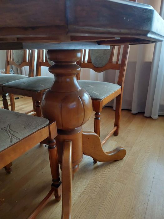 Dąb Rustykalny zestaw mebli  komoda+ witryna+ stol z krzeslami