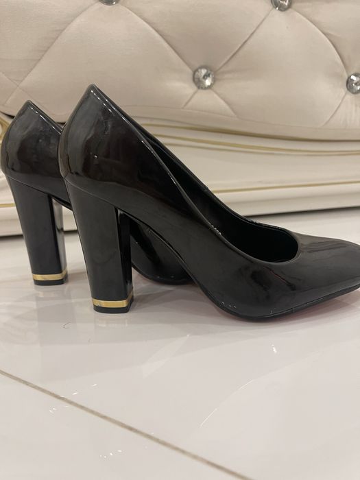 Туфлі в чорному кольорі