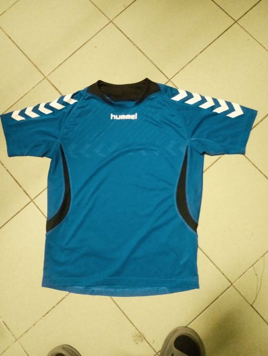 Футболка    hummel оригінал легка, спортивна.Розмір M