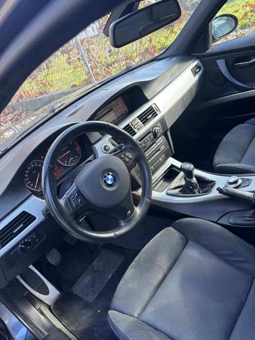 - Bmw e90 320d 2008