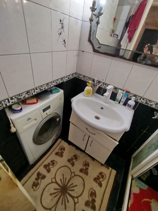 Продається просторий будинок 123м² на два окремих житла 6 cоток р-н Лиса Гора. Автономне опалення  і всі необхідні комунікації. Гараж на 2 автомобілі