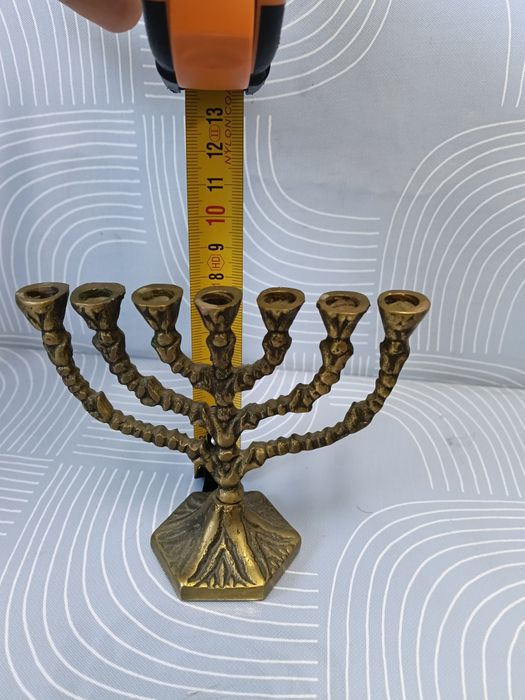 Świecznik źydowski menora