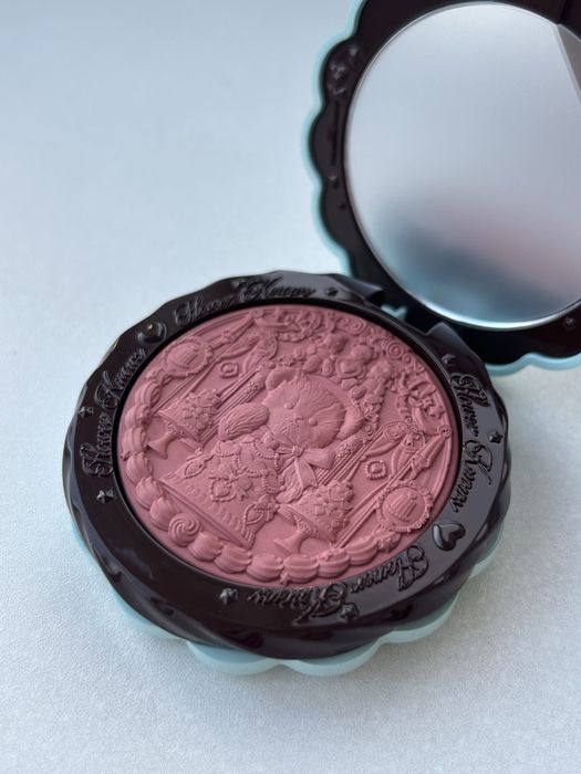 Рум’яна Flower Knows The Sweetie Bear Silk Satin Blush