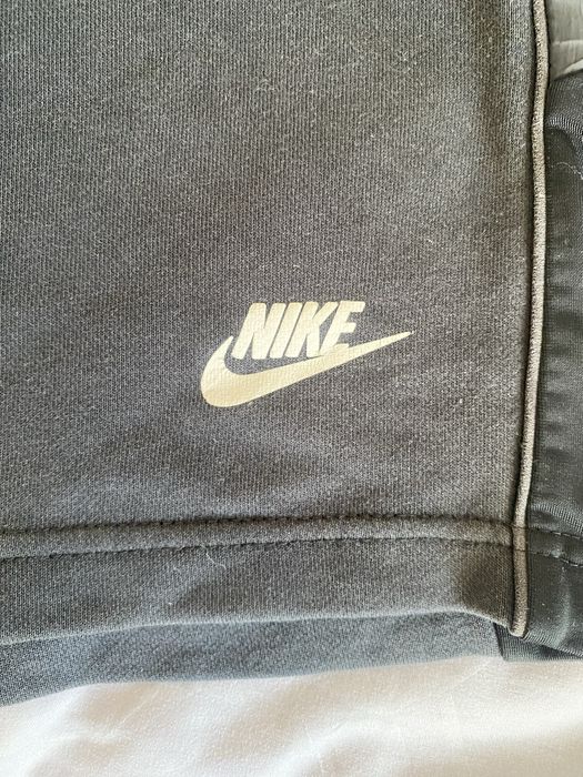 Шорти Nike з лампасами