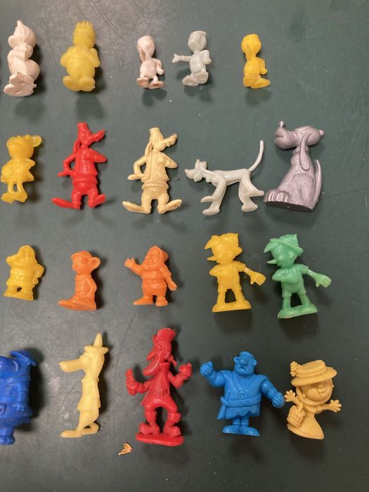 Brinquedo Conjunto 62 Figuras, Dunkin, Raja, Disney e outros