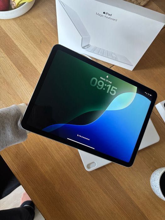 Tablet APPLE iPad Air 11" 7 gen. 2025 128 GB 5G Wi-Fi Niebieski JAK NOWY
