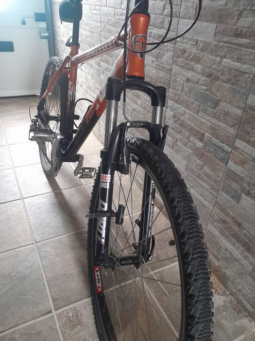 Vendo bicicleta ou troco por panier de pesca