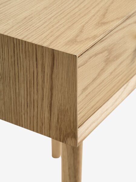 Тумба приліжкова